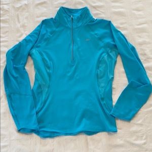 Long sleeved workout top. Nike.